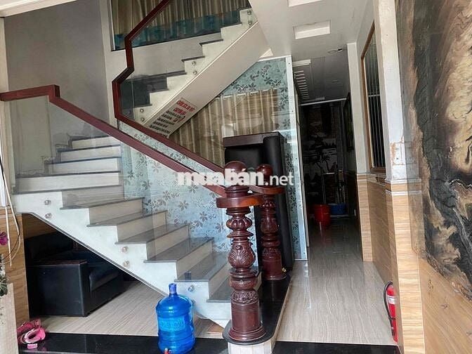 cho thuê nhà mặt tiến,,4lầu ,4x21  ,6pn 5vs  sân rộng 4x6