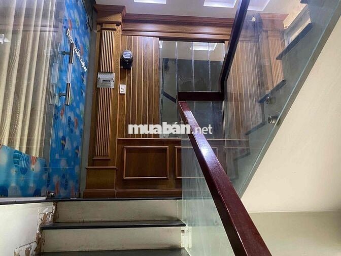 cho thuê nhà mặt tiến,,4lầu ,4x21  ,6pn 5vs  sân rộng 4x6