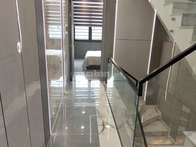 Cần tiền cho con ra nuớc ngoài cần bán gấp nhà siêu mới đẹp 