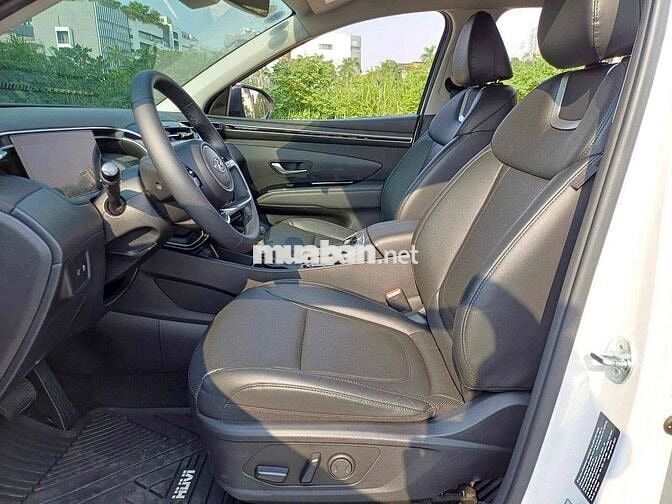 Hyundai Tucson 5 chỗ Xăng Trắng