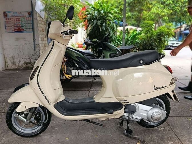 Piaggio Vespa LX 125 ie Kem Tự động