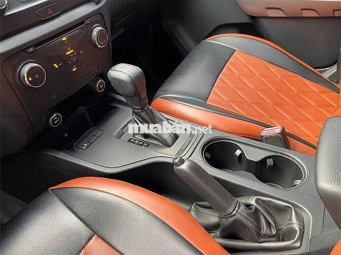 Ford Ranger XLS AT 2018 Bạc 7 vạn