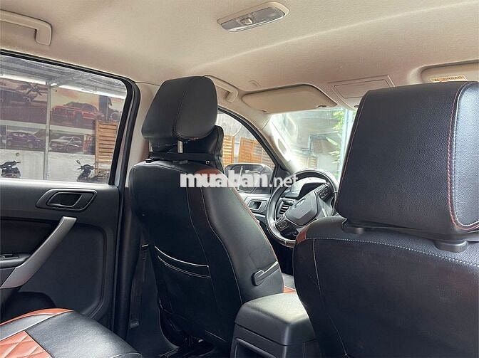 Ford Ranger XLS AT 2018 Bạc 7 vạn