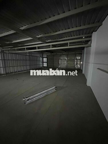 cho thuê mặt bằng kho 8x35m có gác .