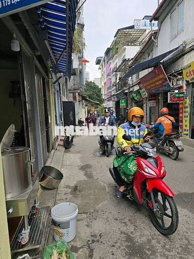 6 TẦNG THANG MÁY ( NHÀ DÒNG TIỀN )