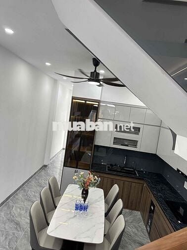 BÁN NHÀ 1trêt 1 lầu PHƯỜNG PHÚ HOÀ TDM MỚI 100%