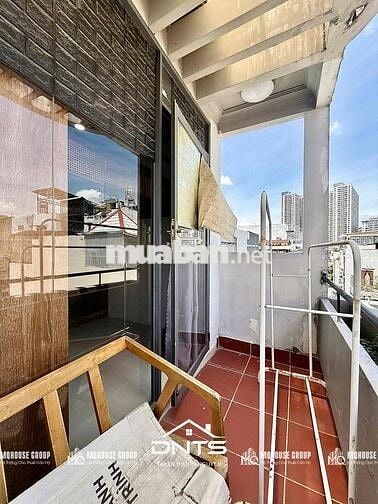 Phòng trọ duplex balcony đầy đủ nội thất gần Metro Bến Thành, Văn Lang