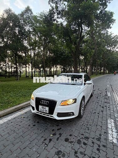Audi A4 Trắng 5 chỗ dư dùng bán cho ai cần sử dụng
