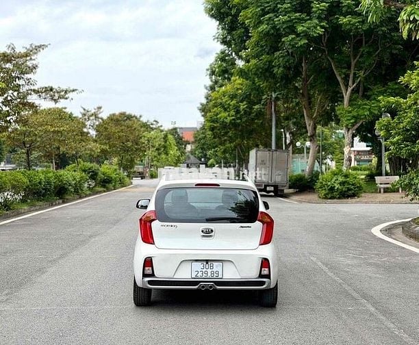 Kia Morning S 1.25 AT 2017 Trắng 8900 km