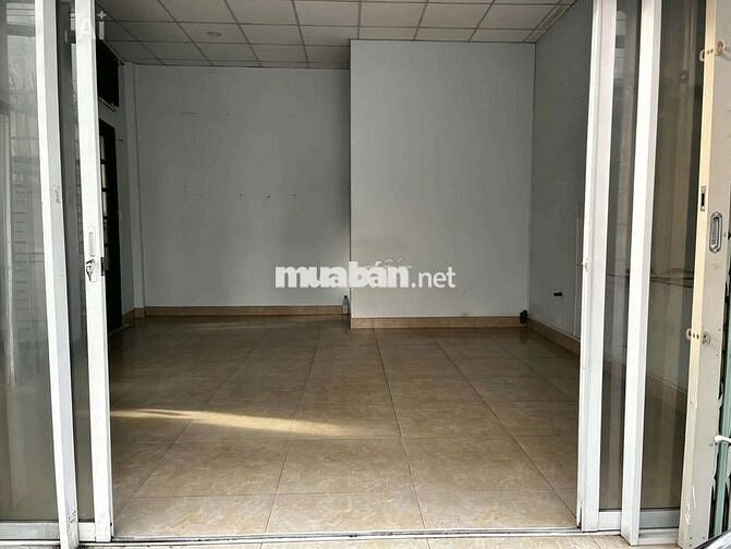 Cho thuê nhà trống hợp kinh doanh Nơ Trang Long 