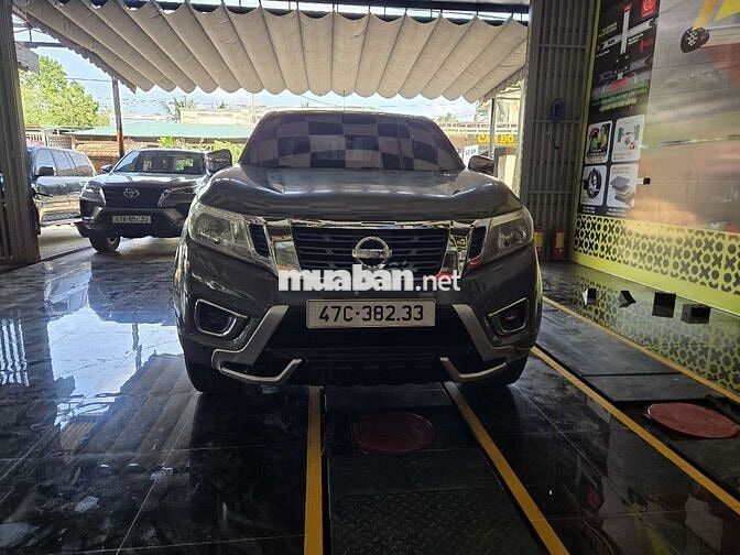 Nissan Navara EL 2017 Tự động Xám