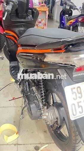 Honda Air Blade Thể thao Đen cam