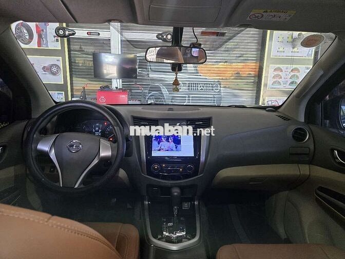 Nissan Navara EL 2017 Tự động Xám