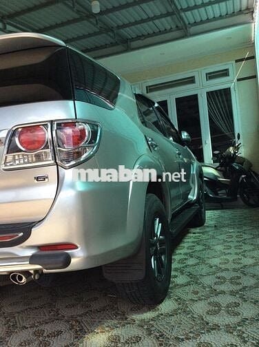 Toyota Fortuner 2016 Bạc gia đình chạy cẩn thận