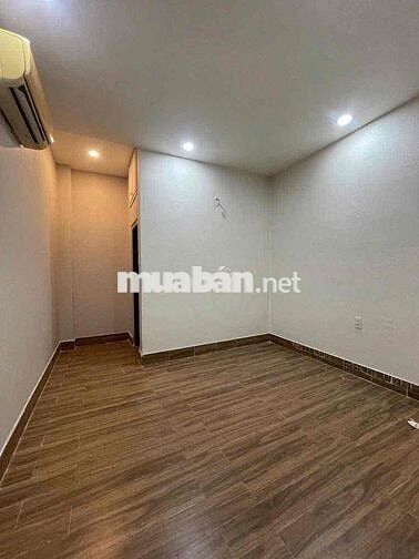 PHÒNG CỬA SỔ, MÁY LẠNH - FREE XE - SẠCH SẼ AN NINH ngay GreenTown