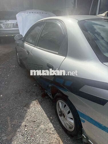 Daewoo Nubira II Bạc 5 chỗ