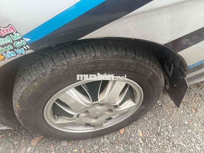 Daewoo Nubira II Bạc 5 chỗ