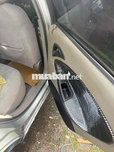 Daewoo Nubira II Bạc 5 chỗ