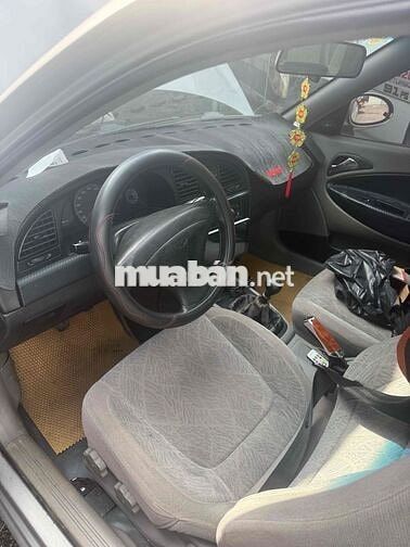 Daewoo Nubira II Bạc 5 chỗ