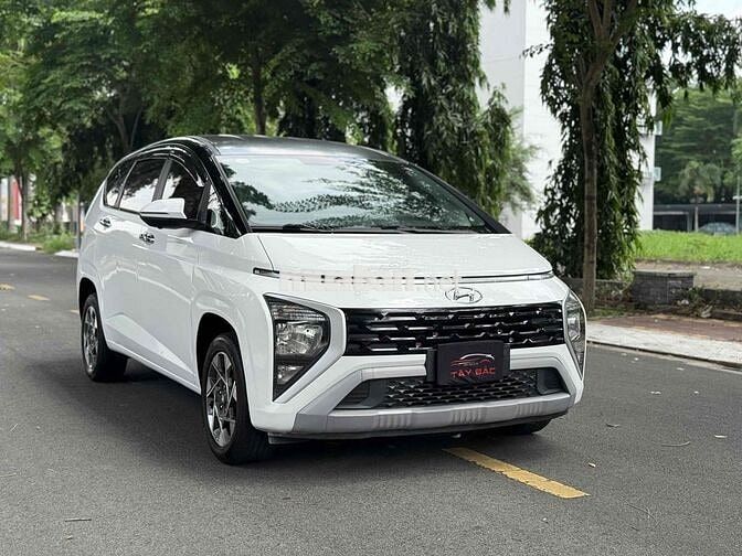 Hyundai Stargazer Đặc Biệt 2022 Trắng 7 chỗ