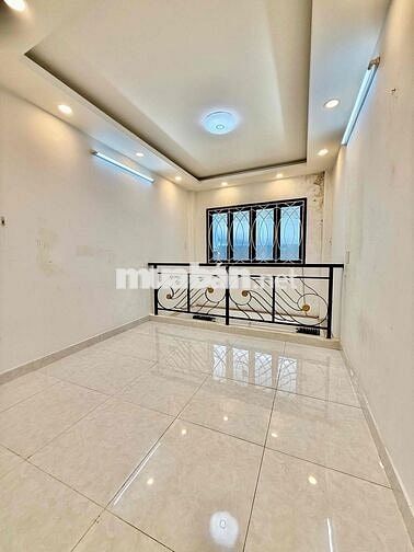 Nhà hẻm Đất Thánh P6 Tân Bình, 3.4x10m, 4 tầng, 3pn 4wc giá 12tr