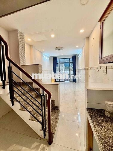 Nhà hẻm Đất Thánh P6 Tân Bình, 3.4x10m, 4 tầng, 3pn 4wc giá 12tr