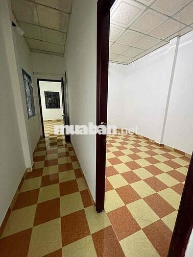 CHO THUÊ NHÀ MT ĐHT 22, 5x20m, 3pn, xe hơi đậu trong nhà, ĐHT, Q12