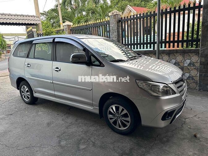 Toyota Innova E 2015 Số sàn Bạc