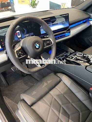 BMW 530i M Sport 2026 Mới Trắng
