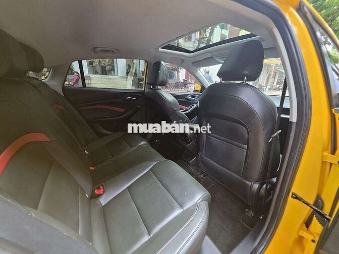MG MG5 Luxury 2022 Vàng