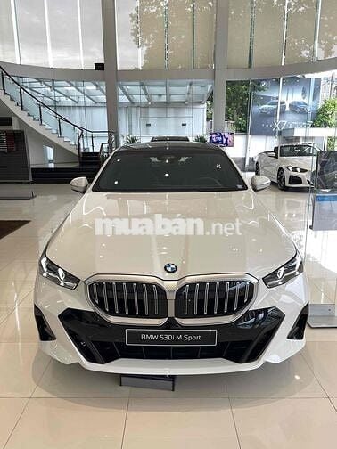 BMW 530i M Sport 2026 Mới Trắng
