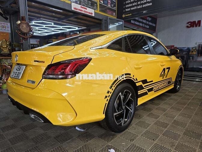 MG MG5 Luxury 2022 Vàng