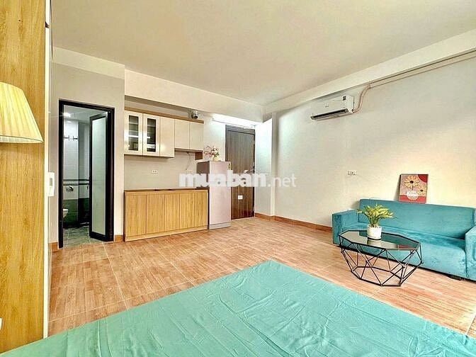 STUDIO BAN CÔNG ~30M2 - GẦN TÒA NHÀ VIETTEL - 10P QUA ĐẠI HỌC KINH TẾ