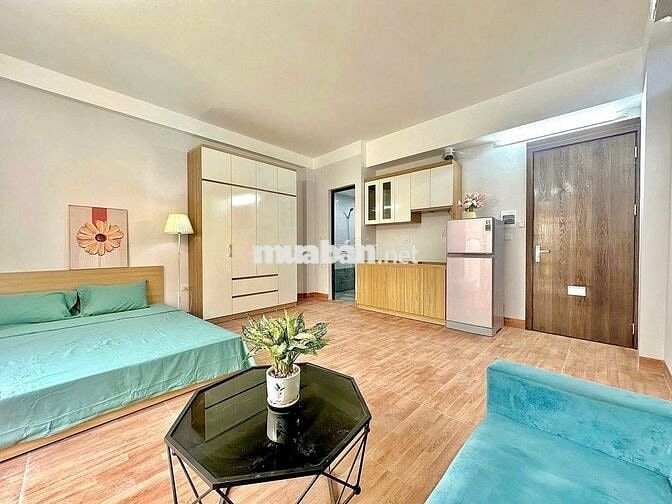 STUDIO BAN CÔNG ~30M2 - GẦN TÒA NHÀ VIETTEL - 10P QUA ĐẠI HỌC KINH TẾ