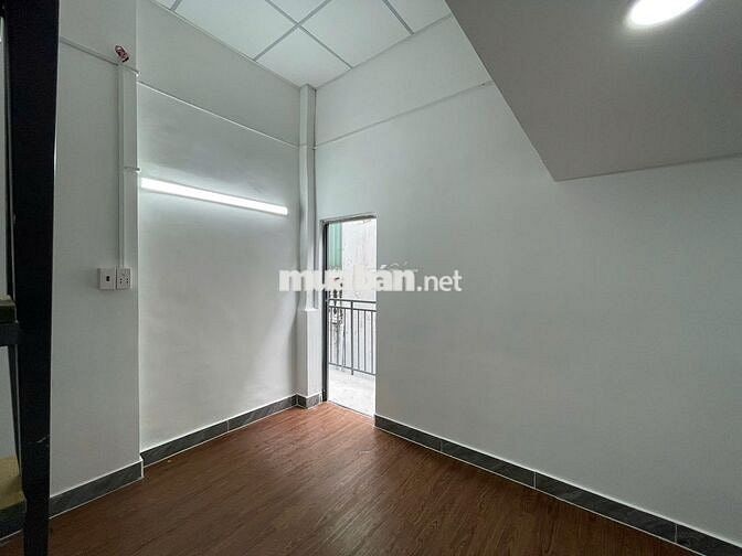 PHÒNG TRỌ GIÁ TỐT_DUPLEX BAN CÔNG_GÁC CAO 2M_GẦN SÂN BAY