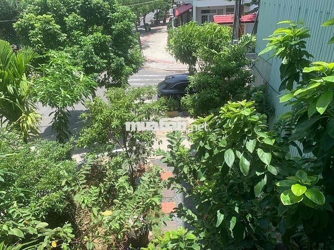 Cho thuê nhà sân vườn  Góc  2 Mặt Tiền  Đường Tiện ở và Kinh Doanh