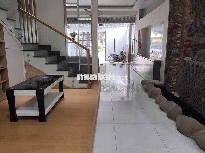Cho thuê nhà ngay Hiệp thành 3, đường rộng, sân ô tô, Khu dân cư