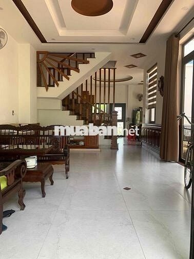 Cho thuê nhà sân vườn  Góc  2 Mặt Tiền  Đường Tiện ở và Kinh Doanh