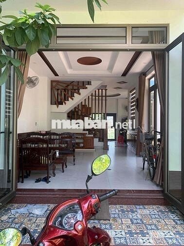 Cho thuê nhà sân vườn  Góc  2 Mặt Tiền  Đường Tiện ở và Kinh Doanh