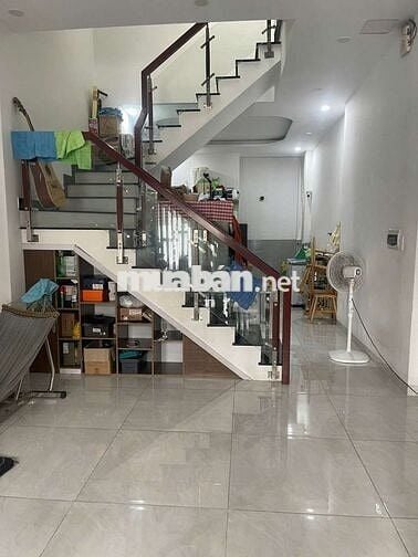 Cần Cho thuề mhà PĐHT gần  chợ cây sộp .DT 4 x14 .1 trệt 1 lửng 1 Lầu