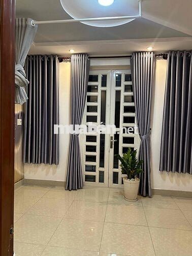 nhà nguyên căn dư 1 phòng có ban công giờ giấc tự do..