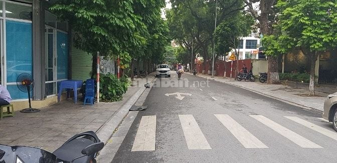 Bán nhà 5 tầng ngõ 10 Nguyên Văn Huyên Nghĩa Đô Cầu Giấy 20 tỷ. Vỉa hè