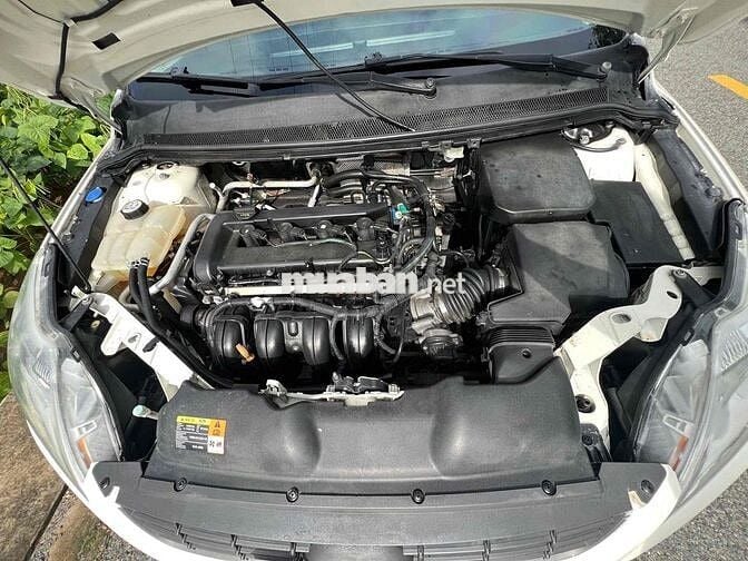 Ford Focus Hatchback 2012 Trắng