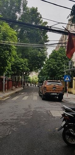 Bán nhà 5 tầng ngõ 10 Nguyên Văn Huyên Nghĩa Đô Cầu Giấy 20 tỷ. Vỉa hè