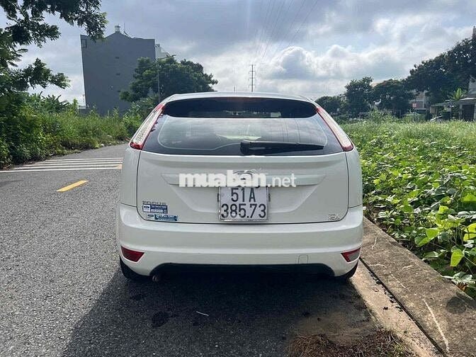 Ford Focus Hatchback 2012 Trắng
