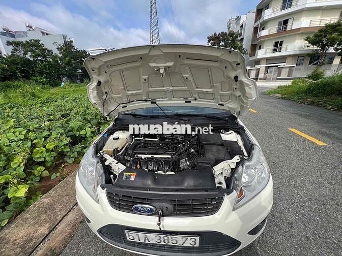 Ford Focus Hatchback 2012 Trắng