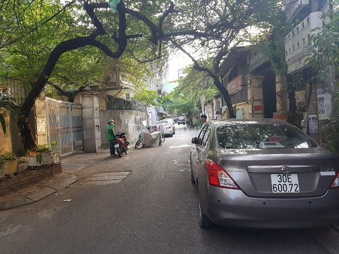 Bán nhà 5 tầng ngõ 10 Nguyên Văn Huyên Nghĩa Đô Cầu Giấy 20 tỷ. Vỉa hè