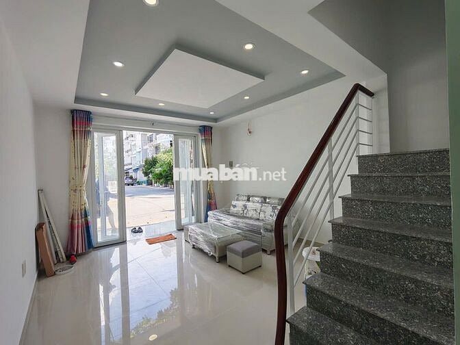 Nhà Đẹp SHR _ Mua vào ở luôn_  Đường Nhựa 8m_KDC hiện hữu!