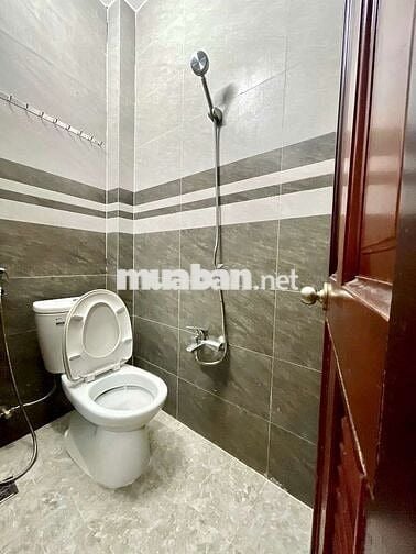4TR3 PHÒNG TRỆT CÓ SÂN RỘNG NỘI THẤT ĐẦY ĐỦ