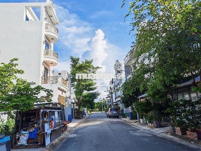 Nhà Đẹp SHR _ Mua vào ở luôn_  Đường Nhựa 8m_KDC hiện hữu!